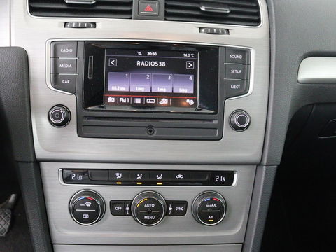 Volkswagen Golf 1.0 TSI Comfortline | Climate control | Cruise control | Parkeerhulp | Radio/CD | Lichtmetalen velgen
