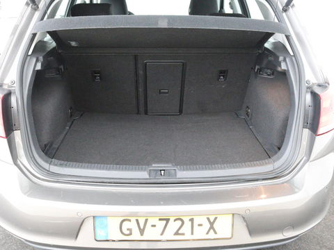 Volkswagen Golf 1.0 TSI Comfortline | Climate control | Cruise control | Parkeerhulp | Radio/CD | Lichtmetalen velgen