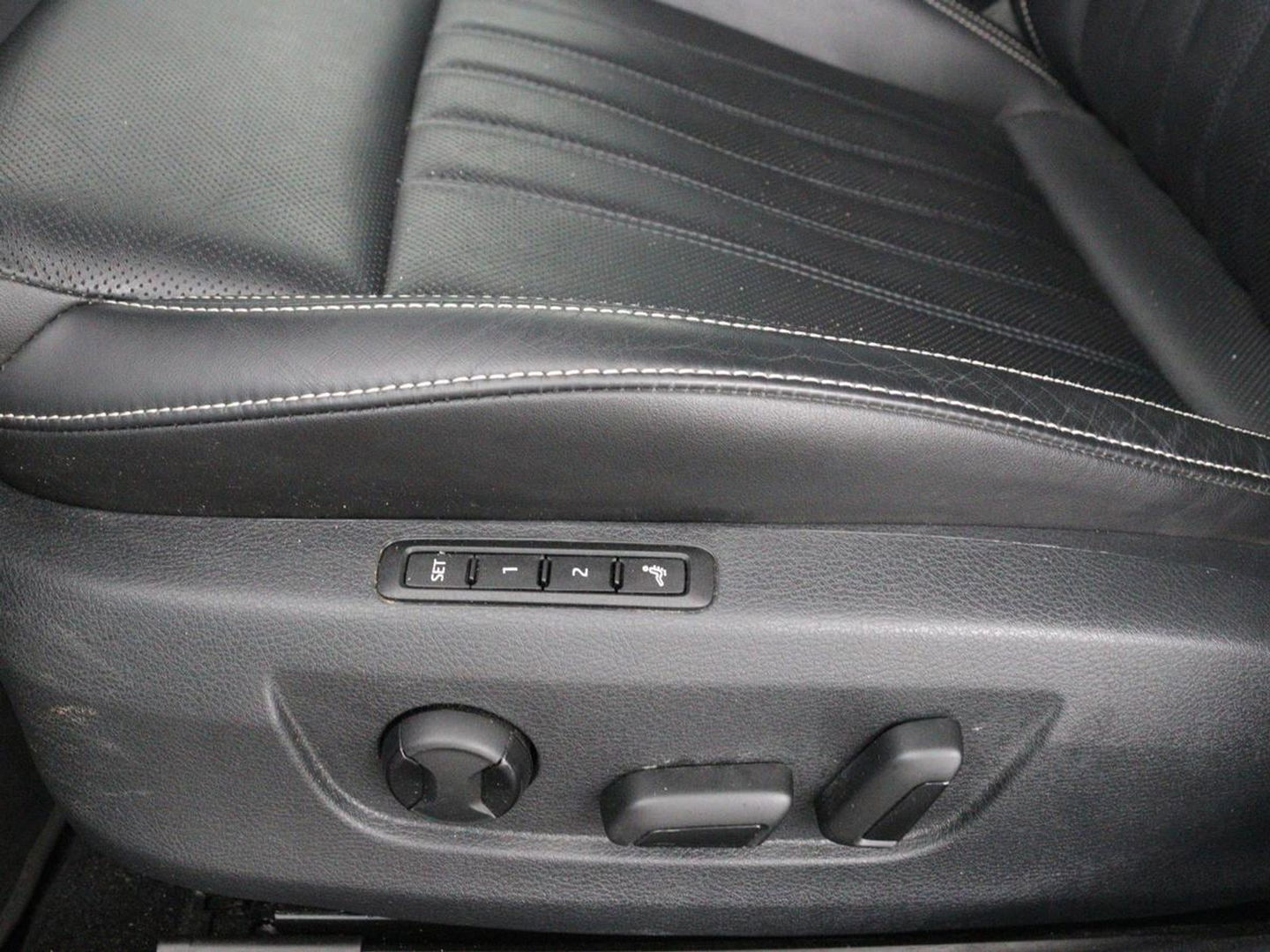 Škoda Superb 1.4 TSI iV Laurin & Klement | Panoramadak | Leder | Stoelventilatie | Adaptive cruise | Canton Sound | Memory | 360 camera | Trekhaak | Standkachel | Keyless | Virtual Cockpit | PHEV