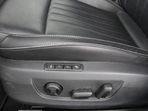 Škoda Superb 1.4 TSI iV Laurin & Klement | Panoramadak | Leder | Stoelventilatie | Adaptive cruise | Canton Sound | Memory | 360 camera | Trekhaak | Standkachel | Keyless | Virtual Cockpit | PHEV