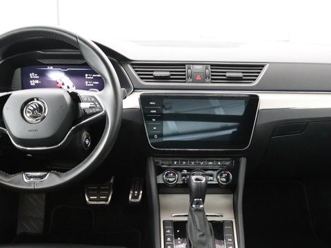 Škoda Superb 1.4 TSI iV Laurin & Klement | Panoramadak | Leder | Stoelventilatie | Adaptive cruise | Canton Sound | Memory | 360 camera | Trekhaak | Standkachel | Keyless | Virtual Cockpit | PHEV