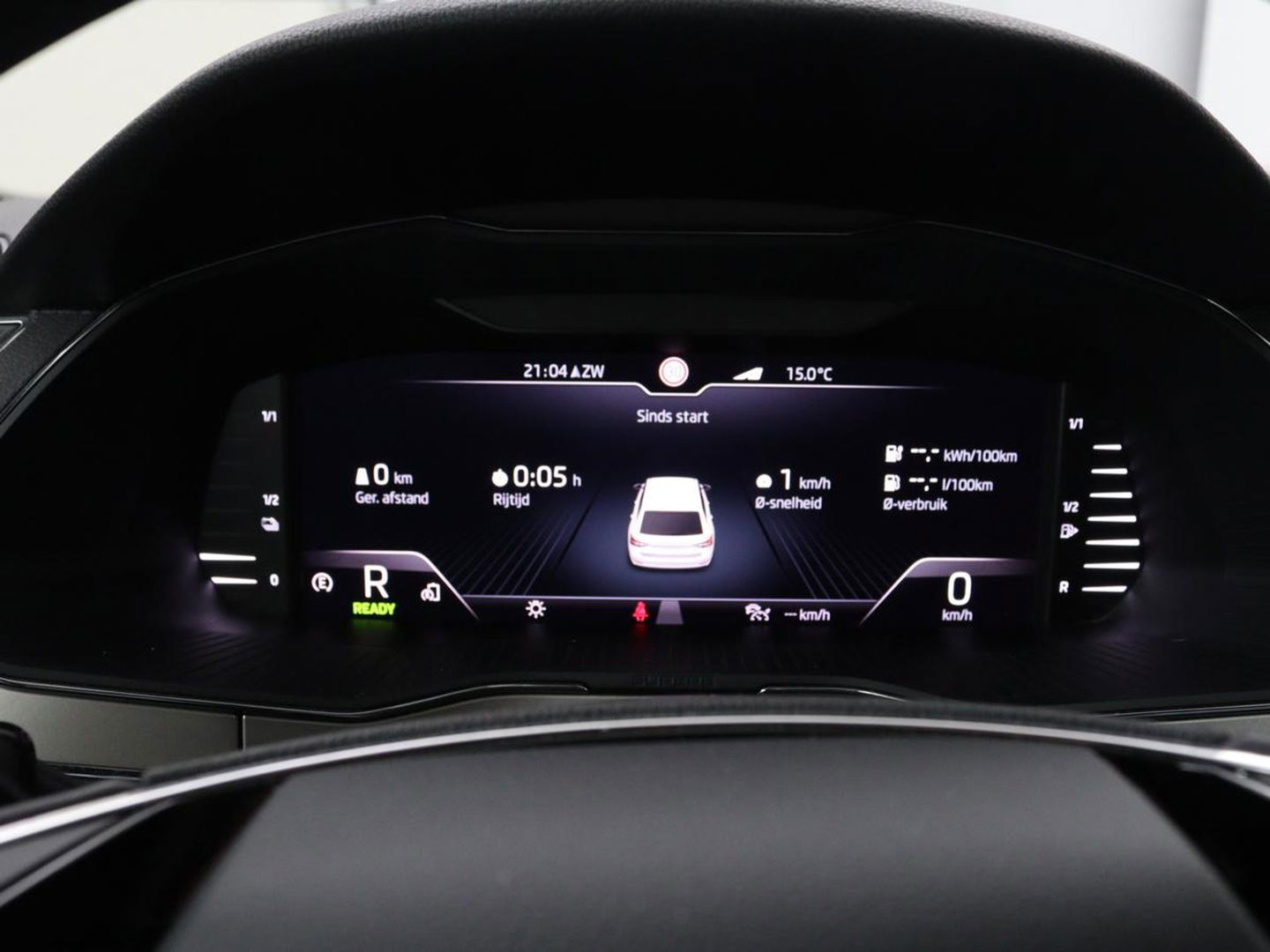 Škoda Superb 1.4 TSI iV Laurin & Klement | Panoramadak | Leder | Stoelventilatie | Adaptive cruise | Canton Sound | Memory | 360 camera | Trekhaak | Standkachel | Keyless | Virtual Cockpit | PHEV