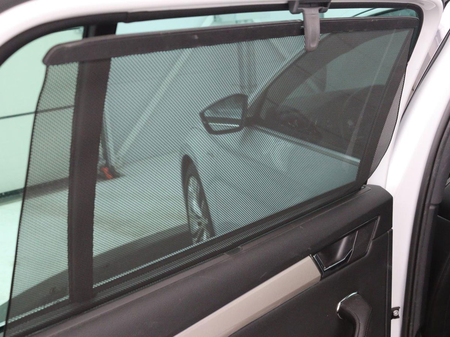 Škoda Superb 1.4 TSI iV Laurin & Klement | Panoramadak | Leder | Stoelventilatie | Adaptive cruise | Canton Sound | Memory | 360 camera | Trekhaak | Standkachel | Keyless | Virtual Cockpit | PHEV
