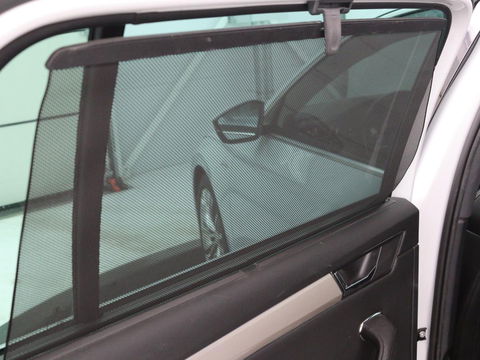 Škoda Superb 1.4 TSI iV Laurin & Klement | Panoramadak | Leder | Stoelventilatie | Adaptive cruise | Canton Sound | Memory | 360 camera | Trekhaak | Standkachel | Keyless | Virtual Cockpit | PHEV
