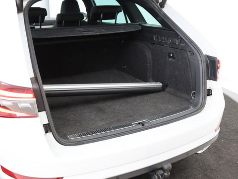 Škoda Superb 1.4 TSI iV Laurin & Klement | Panoramadak | Leder | Stoelventilatie | Adaptive cruise | Canton Sound | Memory | 360 camera | Trekhaak | Standkachel | Keyless | Virtual Cockpit | PHEV
