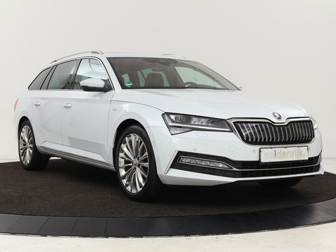 Škoda Superb 1.4 TSI iV Laurin & Klement | Panoramadak | Leder | Stoelventilatie | Adaptive cruise | Canton Sound | Memory | 360 camera | Trekhaak | Standkachel | Keyless | Virtual Cockpit | PHEV