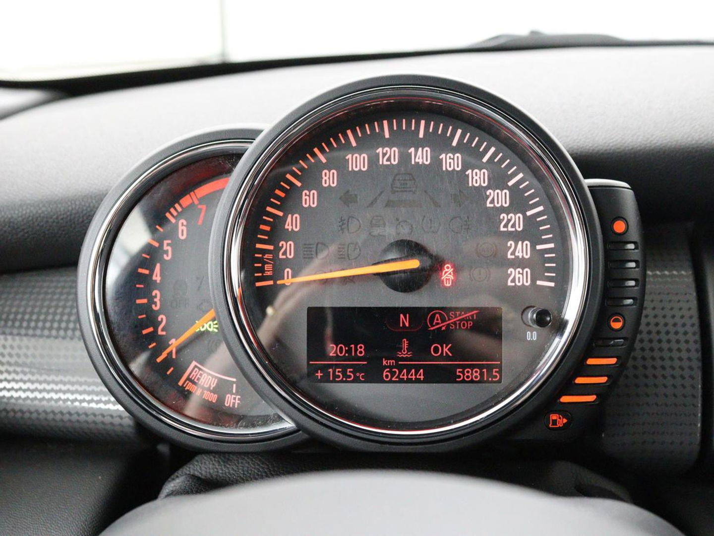 MINI Cooper 1.5 Business | Navigatie | Airco | Cruise control | Bluetooth | Lichtmetalen velgen