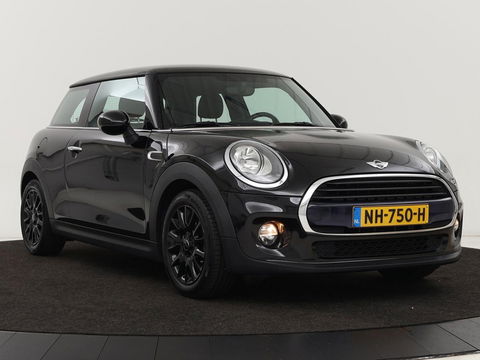 MINI Cooper 1.5 Business | Navigatie | Airco | Cruise control | Bluetooth | Lichtmetalen velgen