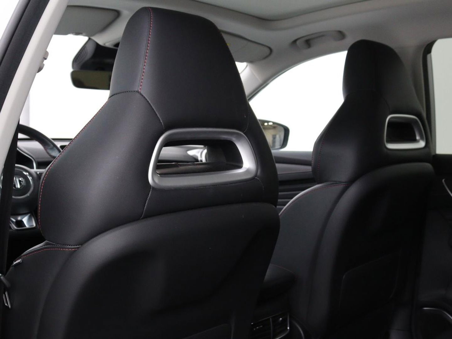 MG EHS 1.5 TGDI Luxury | Panoramadak | Trekhaak | Adaptive cruise | Leder | Carplay | Stoelverwarming | 360 camera | Navigatie | Full LED | Keyless