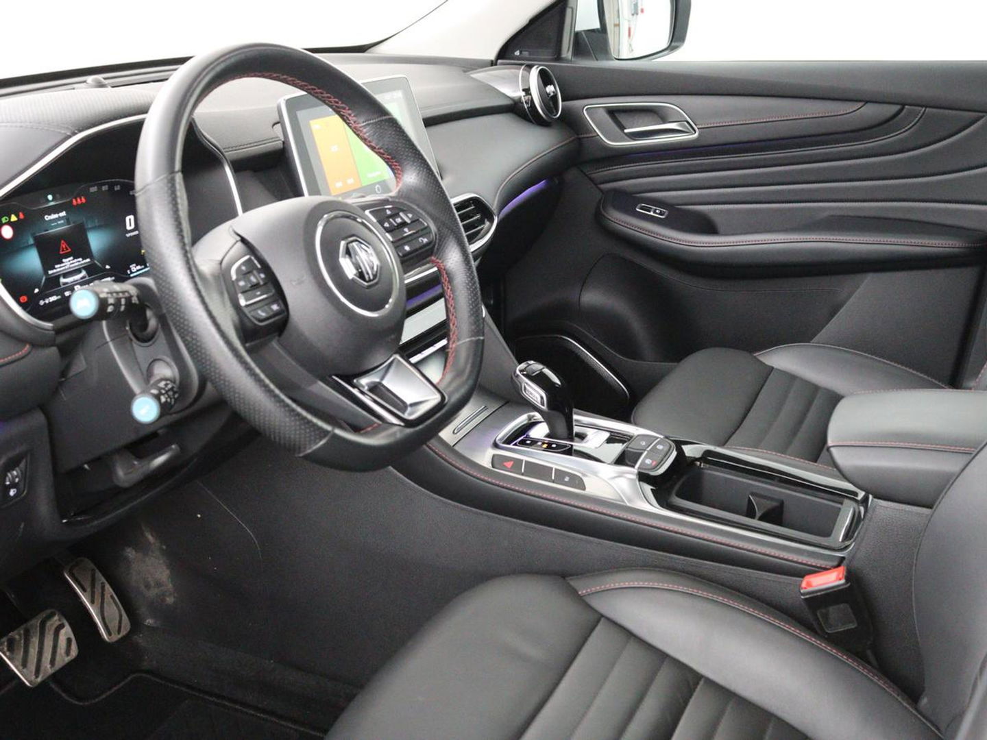MG EHS 1.5 TGDI Luxury | Panoramadak | Trekhaak | Adaptive cruise | Leder | Carplay | Stoelverwarming | 360 camera | Navigatie | Full LED | Keyless