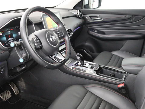 MG EHS 1.5 TGDI Luxury | Panoramadak | Trekhaak | Adaptive cruise | Leder | Carplay | Stoelverwarming | 360 camera | Navigatie | Full LED | Keyless