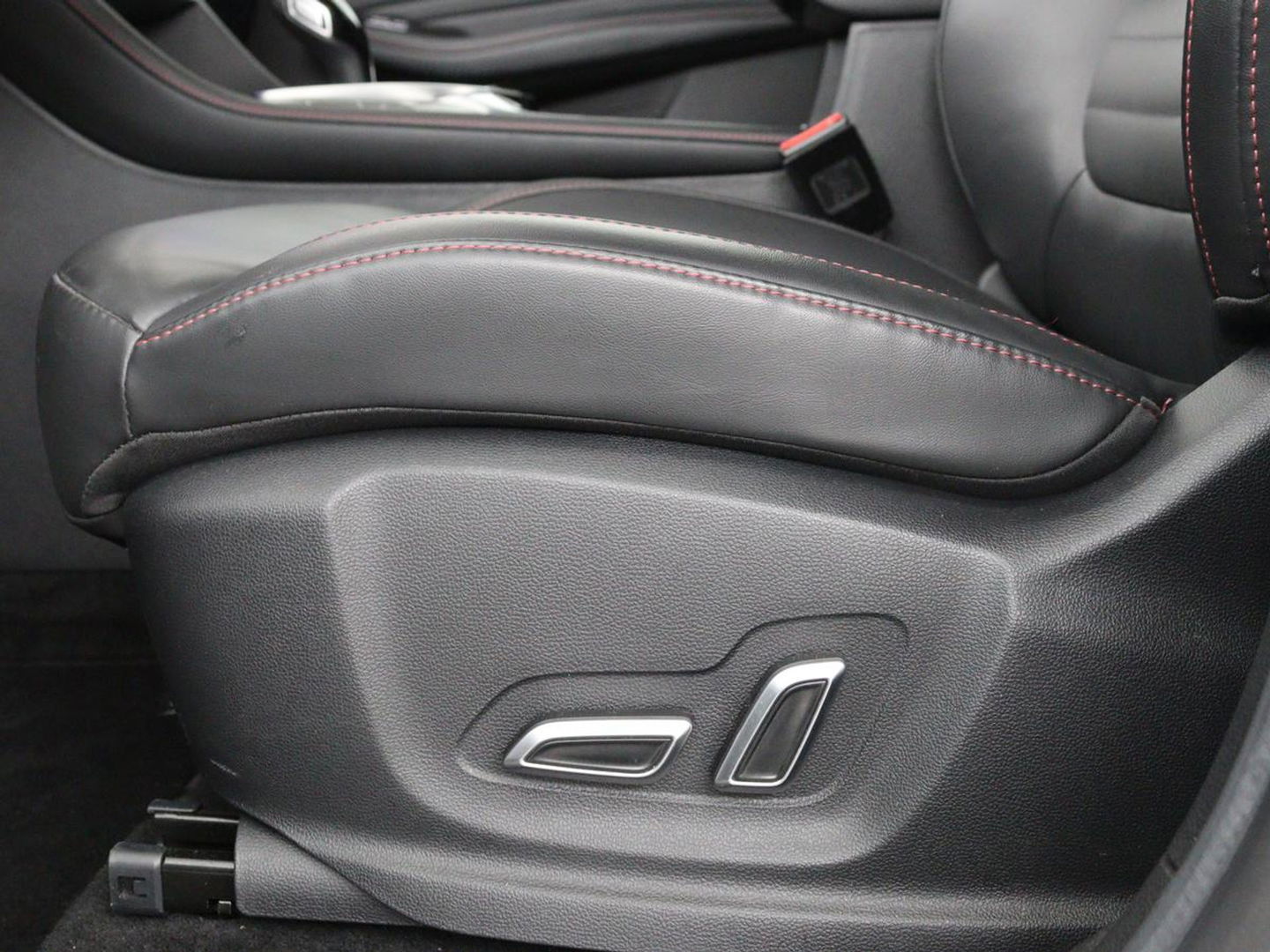 MG EHS 1.5 TGDI Luxury | Panoramadak | Trekhaak | Adaptive cruise | Leder | Carplay | Stoelverwarming | 360 camera | Navigatie | Full LED | Keyless
