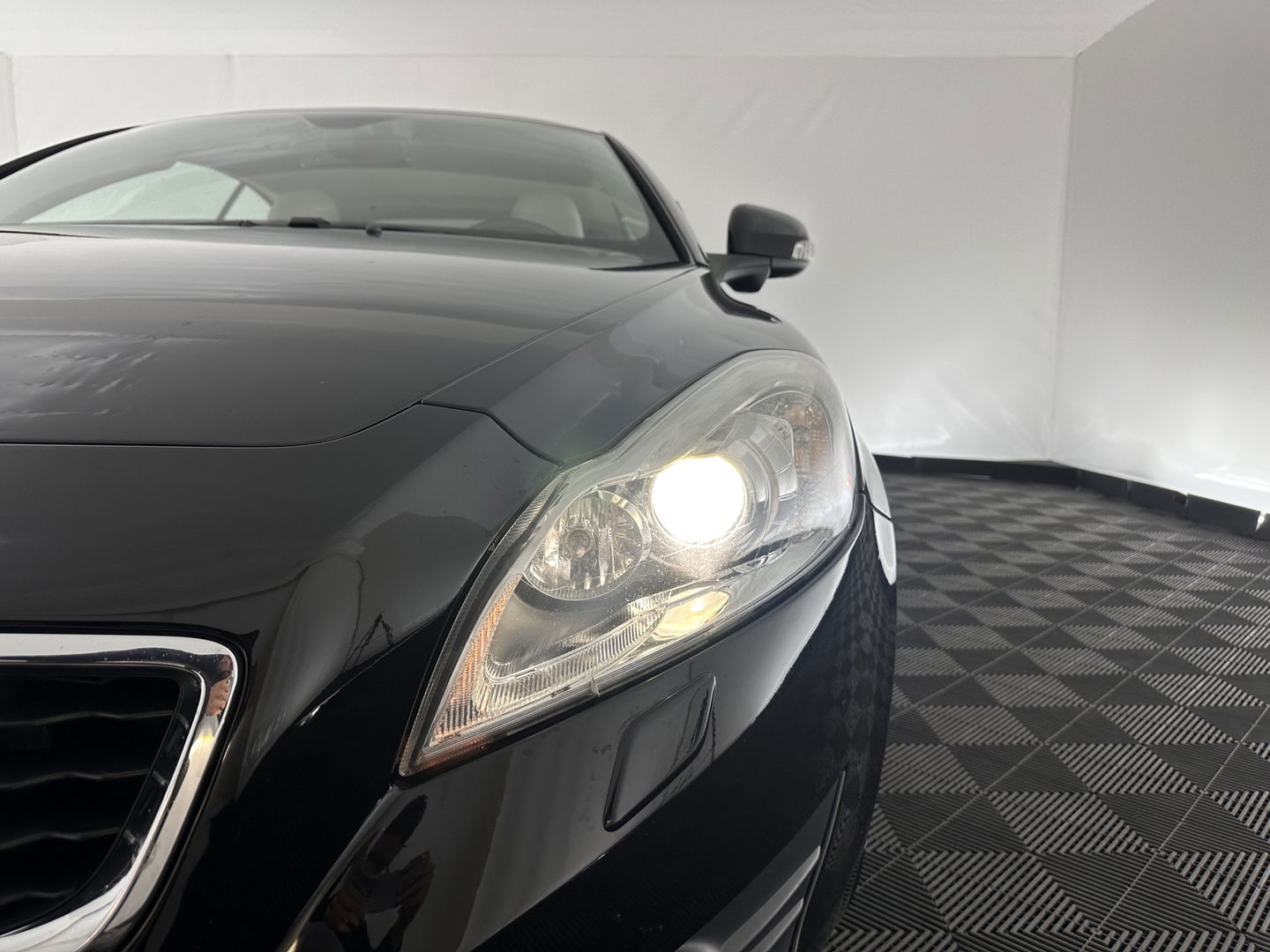 Volvo C70 Convertible 2.0D Momentum Intro Edition Aut. *LUXURY-LEATHER | BI-XENON | NAVI-FULLMAP | BLINDSPOT | HEATED-COMFORTSEATS | AIRSCARF | ECC | PDC | CRUISE | 16''ALU*