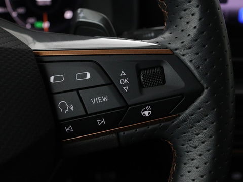 CUPRA Leon 1.4 e-Hybrid VZ | 245pk | Stuurverwarming | Navigatie | Sfeerverlichting | Full LED | Keyless | Sportstoelen | Magnetic Tech Matt | PHEV