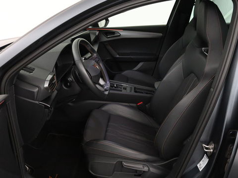 CUPRA Leon 1.4 e-Hybrid VZ | 245pk | Stuurverwarming | Navigatie | Sfeerverlichting | Full LED | Keyless | Sportstoelen | Magnetic Tech Matt | PHEV