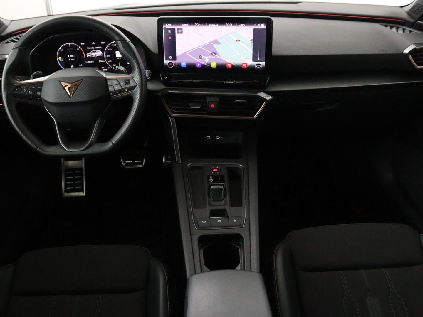 CUPRA Leon 1.4 e-Hybrid VZ | 245pk | Stuurverwarming | Navigatie | Sfeerverlichting | Full LED | Keyless | Sportstoelen | Magnetic Tech Matt | PHEV