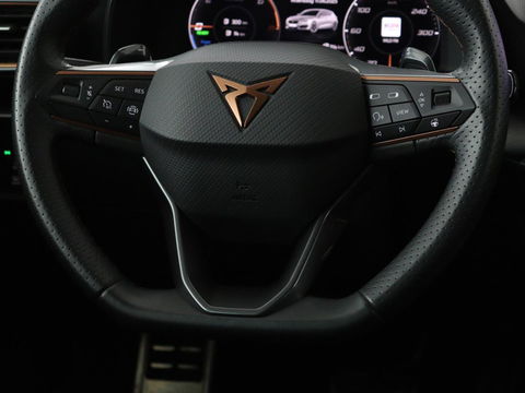 CUPRA Leon 1.4 e-Hybrid VZ | 245pk | Stuurverwarming | Navigatie | Sfeerverlichting | Full LED | Keyless | Sportstoelen | Magnetic Tech Matt | PHEV