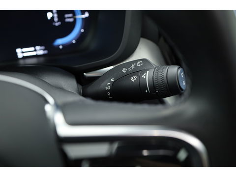 Volvo XC60 2.0 T6 T6 recharge r-design | Long Range | Pano-dak | Trekhaak | ACC |  H&K Audio |