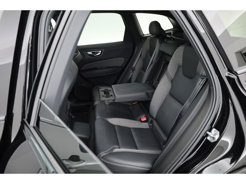 Volvo XC60 2.0 T6 T6 recharge r-design | Long Range | Pano-dak | Trekhaak | ACC |  H&K Audio |