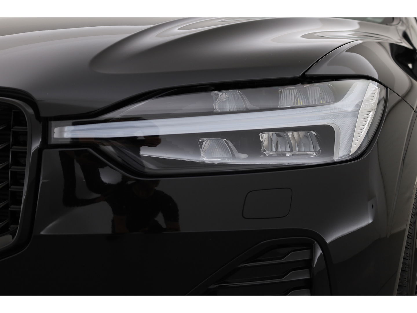 Volvo XC60 2.0 T6 T6 recharge r-design | Long Range | Pano-dak | Trekhaak | ACC |  H&K Audio |
