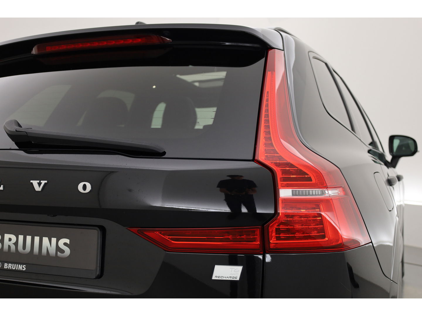 Volvo XC60 2.0 T6 T6 recharge r-design | Long Range | Pano-dak | Trekhaak | ACC |  H&K Audio |