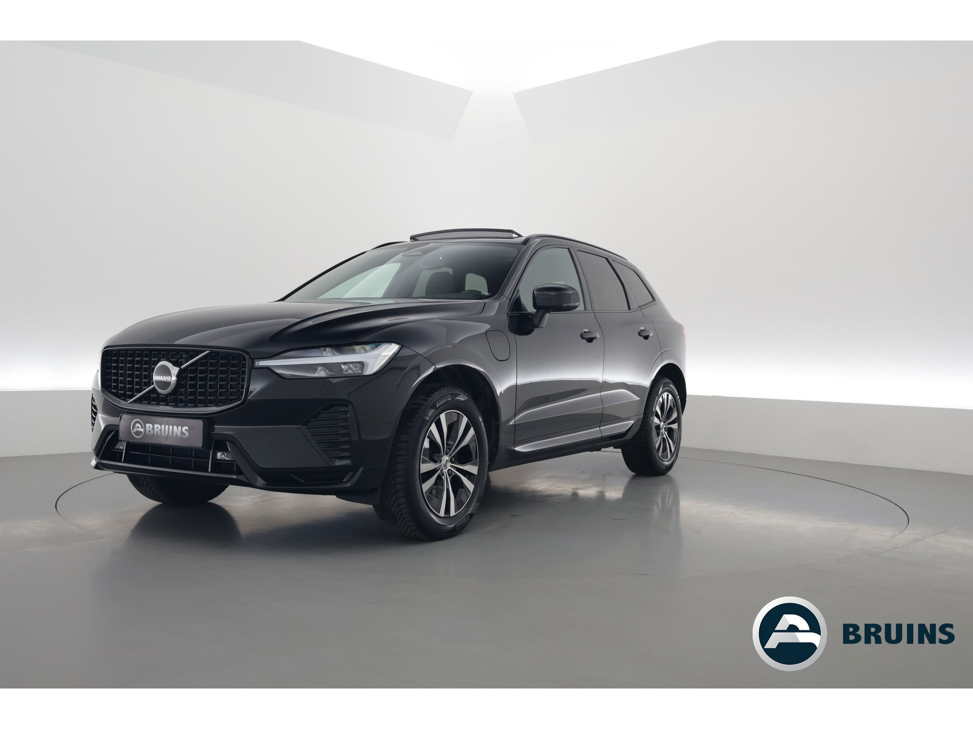 Volvo XC60 2.0 T6 T6 recharge r-design | Long Range | Pano-dak | Trekhaak | ACC |  H&K Audio |