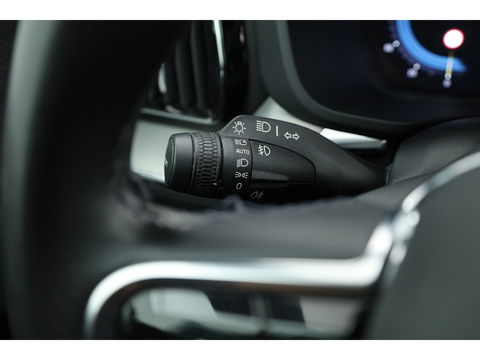 Volvo XC60 2.0 T6 T6 recharge r-design | Long Range | Pano-dak | Trekhaak | ACC |  H&K Audio |