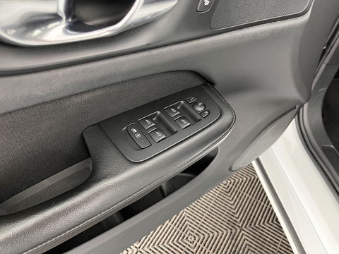 Volvo V60 2.0 D4 Momentum Maxton-Design *FULL-LED | LEATHER-MICROFIBRE | DIGI-COCKPIT | NAVI-FULLMAP | HEATED-COMFORTSEATS | ECC | PDC | CRUISE | LANE-ASSIST | CARPLAY | 20''ALU *