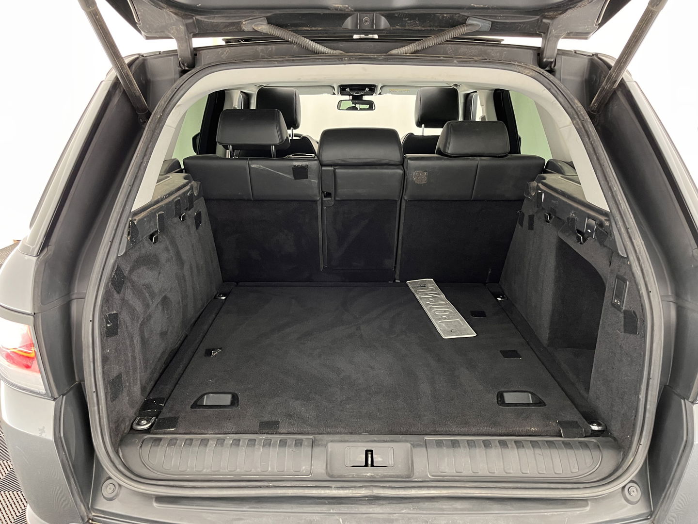 Land Rover Range Rover Sport 4.4 SDV8 Autobiography Dynamic Aut. *PANO | LUXURY-LEATHER | BI-XENON | DIGI-COCKPIT | MERIDIAN-AUDIO | AIR-SUSPENSION | HEATED/COOLED-COMFORTSEATS | CARPLAY | LANE-ASSIST | CAMERA | SHIFT-PADDLES | TOWBAR | 22''ALU*