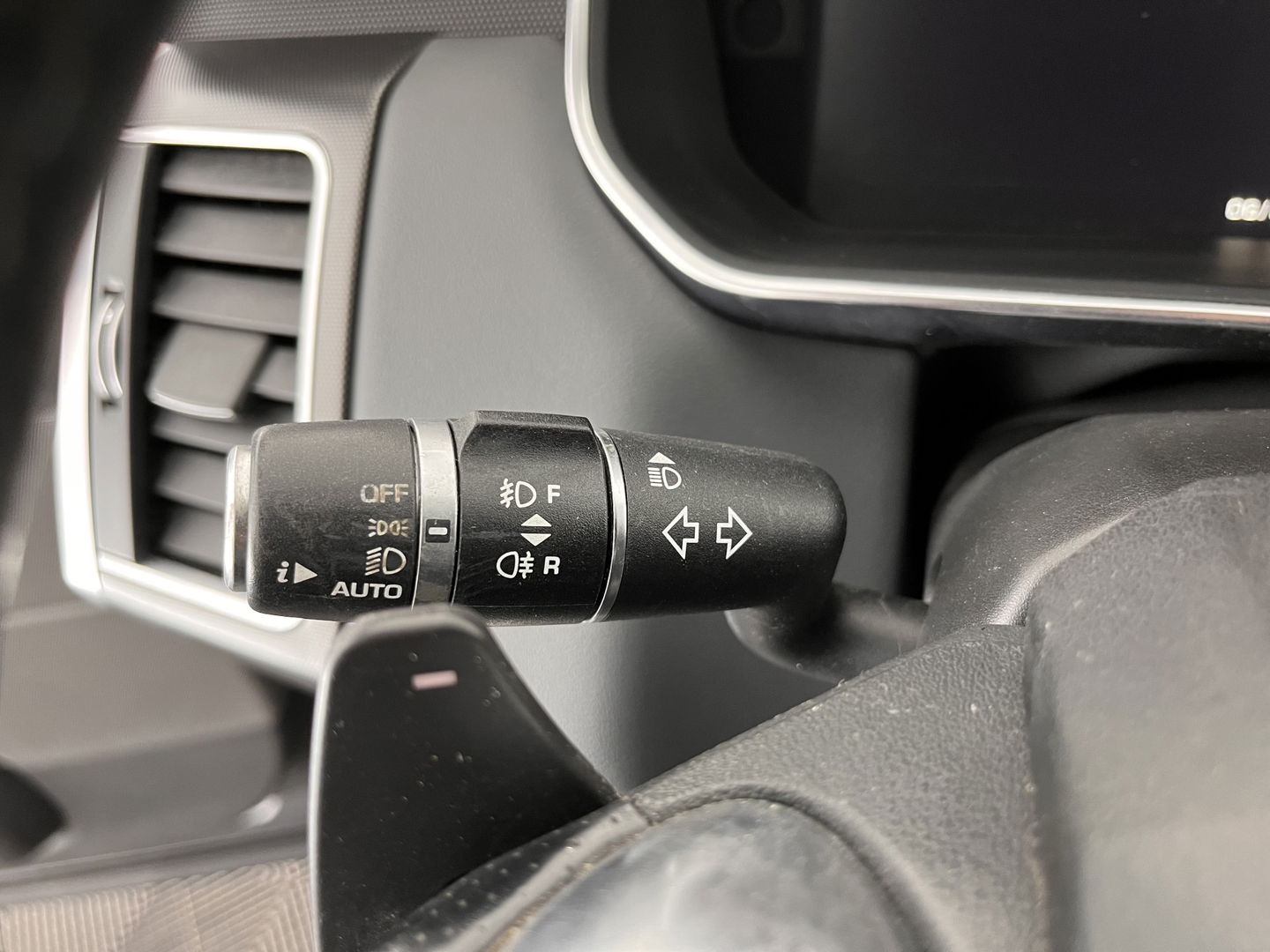 Land Rover Range Rover Sport 4.4 SDV8 Autobiography Dynamic Aut. *PANO | LUXURY-LEATHER | BI-XENON | DIGI-COCKPIT | MERIDIAN-AUDIO | AIR-SUSPENSION | HEATED/COOLED-COMFORTSEATS | CARPLAY | LANE-ASSIST | CAMERA | SHIFT-PADDLES | TOWBAR | 22''ALU*