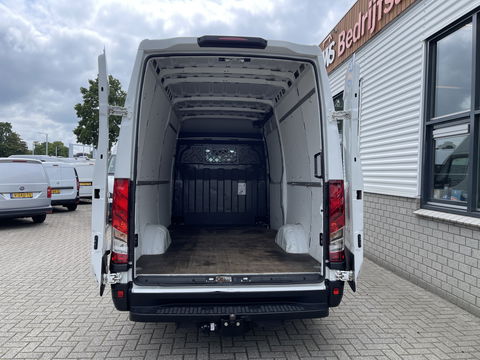 Iveco Daily 35S16V 2.3 L2H2 160pk / vaste prijs rijklaar € 21.950 ex btw / bpm vrij / euro 6 diesel / lease vanaf € 358 / airco / pdc en opstap achter / trekhaak 3500 kg !