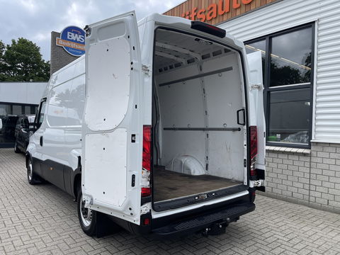 Iveco Daily 35S16V 2.3 L2H2 160pk / vaste prijs rijklaar € 21.950 ex btw / bpm vrij / euro 6 diesel / lease vanaf € 358 / airco / pdc en opstap achter / trekhaak 3500 kg !