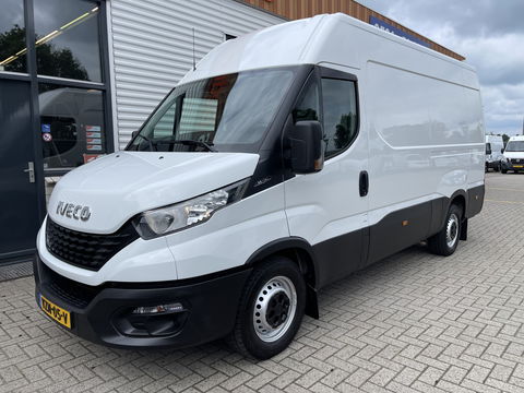 Iveco Daily 35S16V 2.3 L2H2 160pk / vaste prijs rijklaar € 21.950 ex btw / bpm vrij / euro 6 diesel / lease vanaf € 358 / airco / pdc en opstap achter / trekhaak 3500 kg !