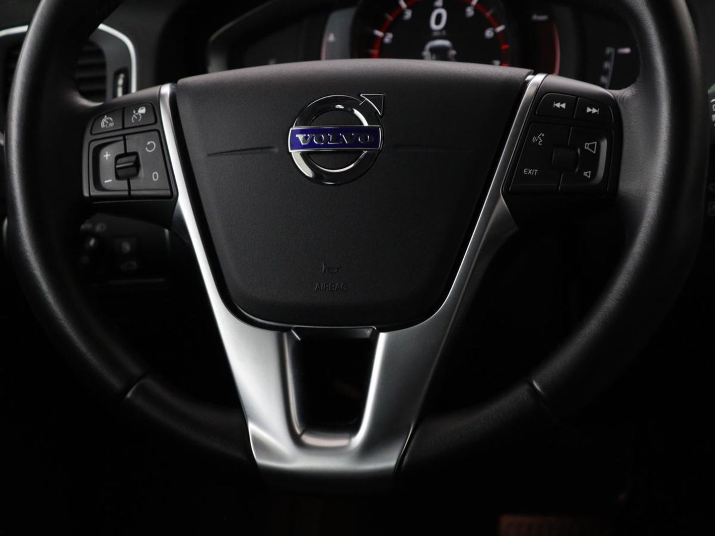 Volvo S60 1.5 T2 Nordic+ | 78.200km NAP | Schuifdak | Stoelverwarming | Adaptive cruise | Camera | Navigatie | Xenon | BLIS | Park Assist | Memory