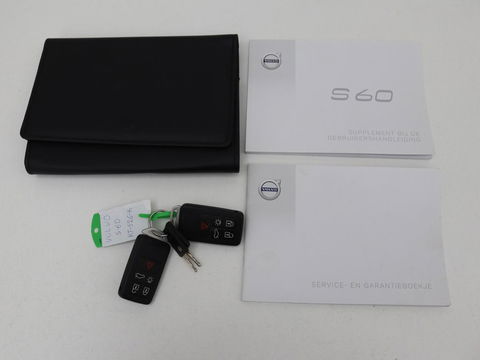 Volvo S60 1.5 T2 Nordic+ | 78.200km NAP | Schuifdak | Stoelverwarming | Adaptive cruise | Camera | Navigatie | Xenon | BLIS | Park Assist | Memory