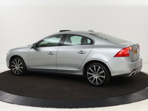 Volvo S60 1.5 T2 Nordic+ | 78.200km NAP | Schuifdak | Stoelverwarming | Adaptive cruise | Camera | Navigatie | Xenon | BLIS | Park Assist | Memory