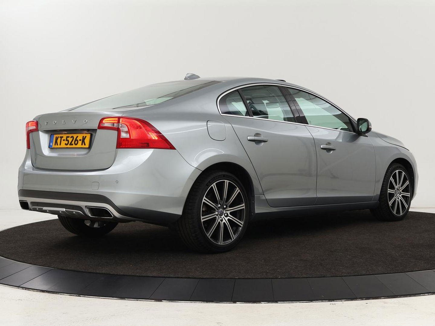 Volvo S60 1.5 T2 Nordic+ | 78.200km NAP | Schuifdak | Stoelverwarming | Adaptive cruise | Camera | Navigatie | Xenon | BLIS | Park Assist | Memory