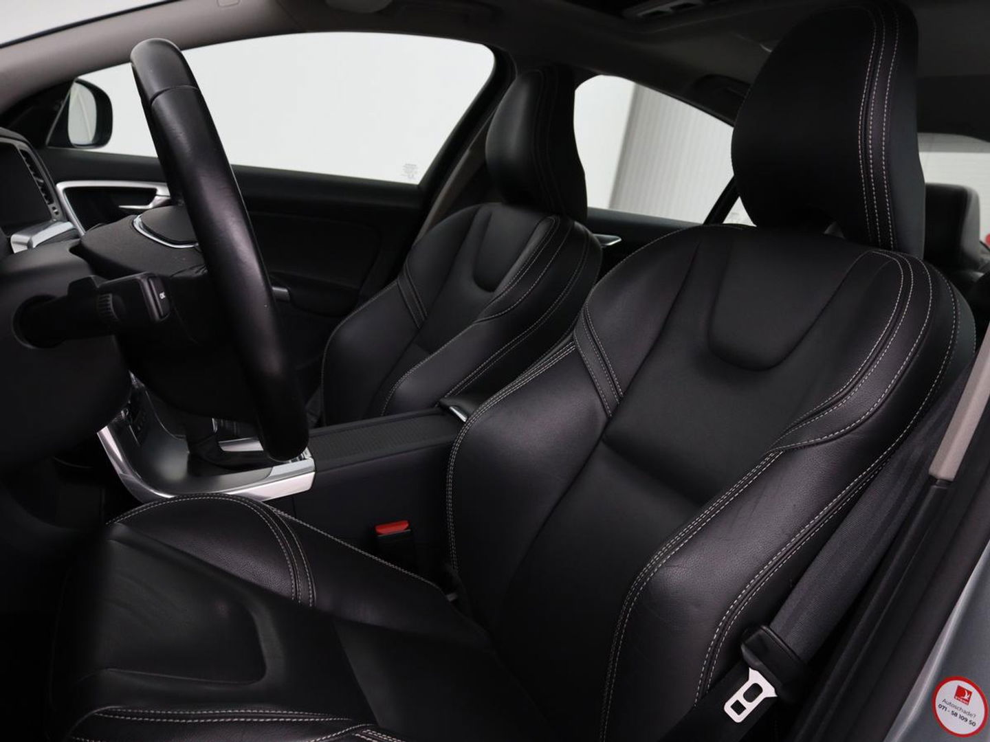Volvo S60 1.5 T2 Nordic+ | 78.200km NAP | Schuifdak | Stoelverwarming | Adaptive cruise | Camera | Navigatie | Xenon | BLIS | Park Assist | Memory