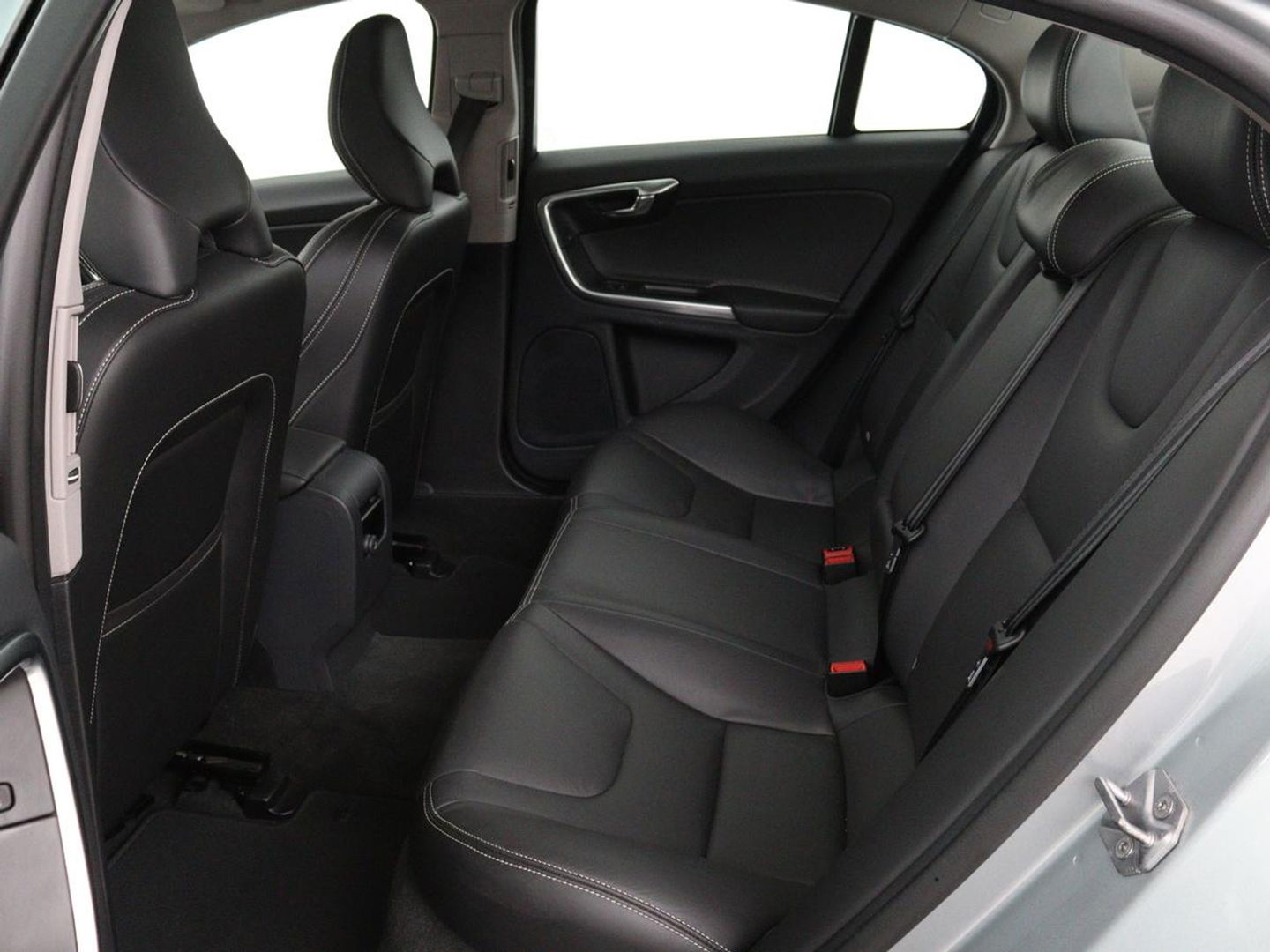 Volvo S60 1.5 T2 Nordic+ | 78.200km NAP | Schuifdak | Stoelverwarming | Adaptive cruise | Camera | Navigatie | Xenon | BLIS | Park Assist | Memory