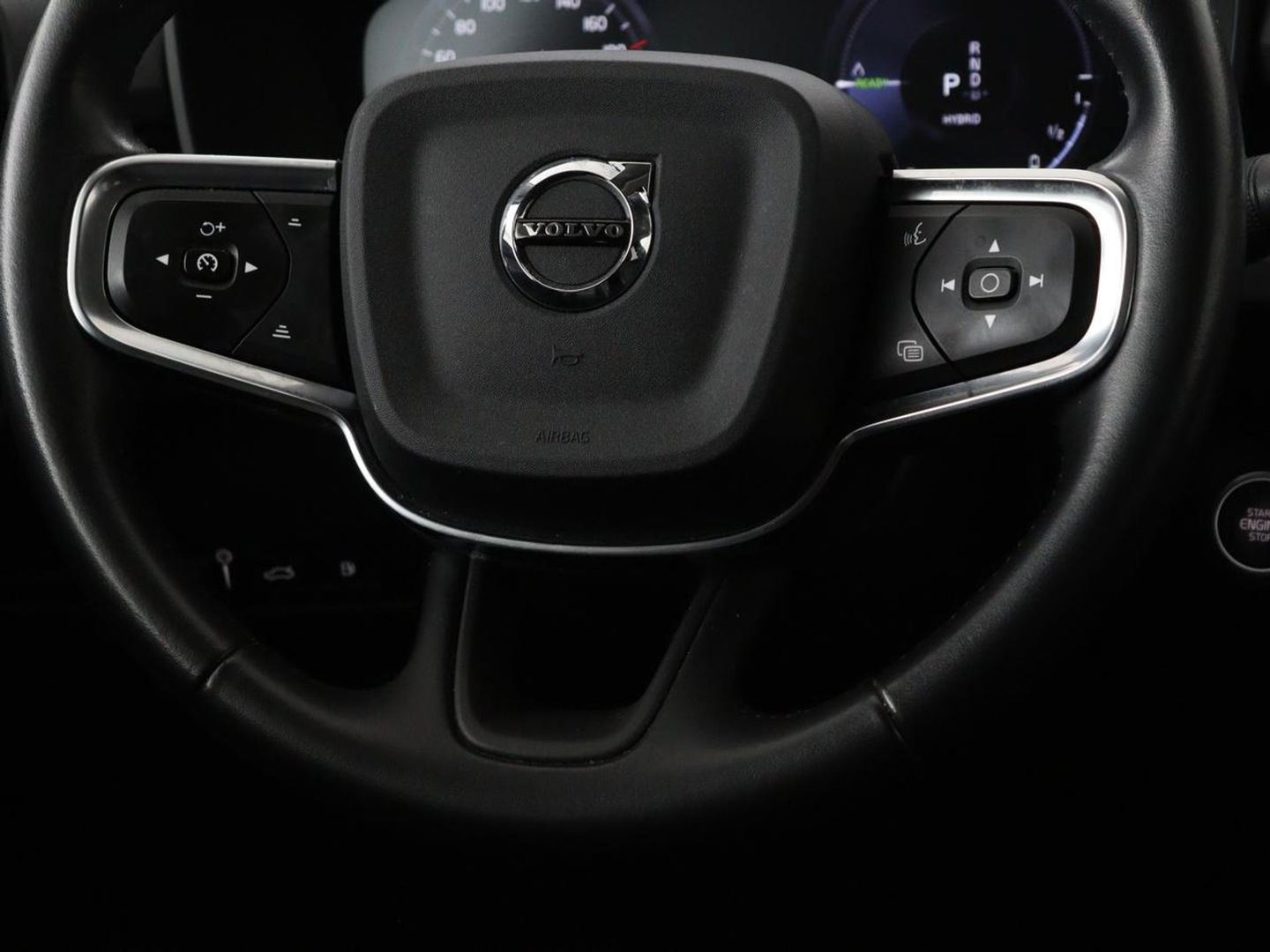Volvo XC40 1.5 T5 Recharge Inscription | Panoramadak | Leder | Stoelverwarming | Trekhaak | Carplay | Adaptive cruise | Navigatie | Stuurverwarming | Full LED