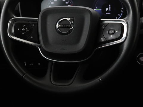 Volvo XC40 1.5 T5 Recharge Inscription | Panoramadak | Leder | Stoelverwarming | Trekhaak | Carplay | Adaptive cruise | Navigatie | Stuurverwarming | Full LED