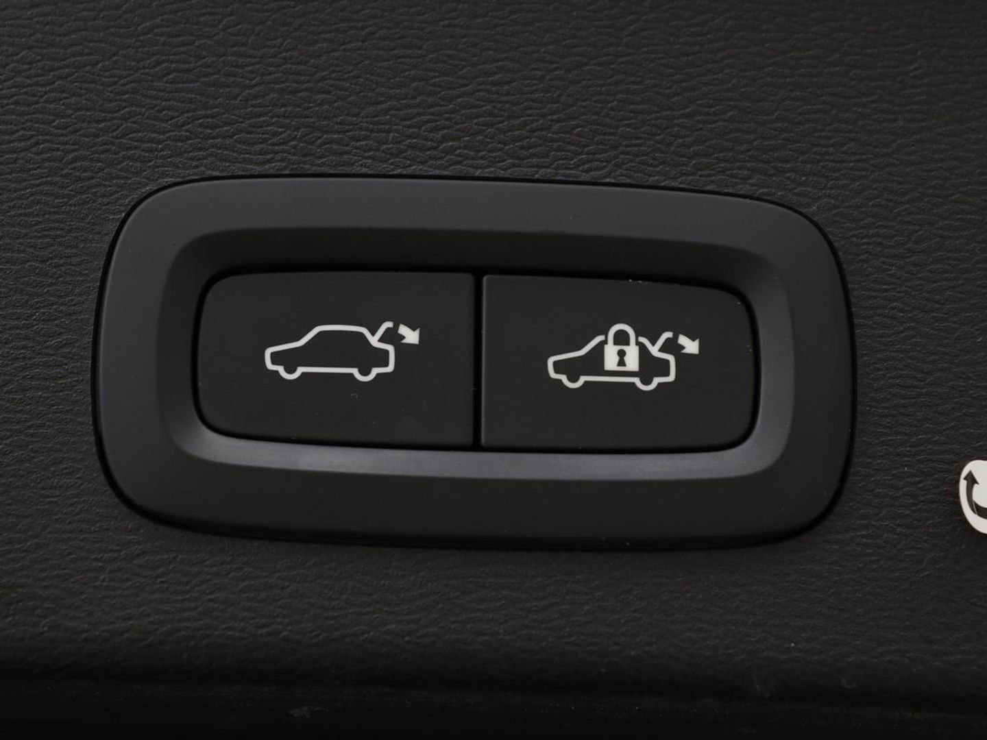Volvo XC40 1.5 T5 Recharge Inscription | Panoramadak | Leder | Stoelverwarming | Trekhaak | Carplay | Adaptive cruise | Navigatie | Stuurverwarming | Full LED