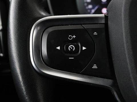 Volvo XC40 1.5 T5 Recharge Inscription | Panoramadak | Leder | Stoelverwarming | Trekhaak | Carplay | Adaptive cruise | Navigatie | Stuurverwarming | Full LED