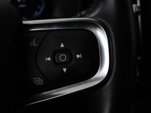 Volvo XC40 1.5 T5 Recharge Inscription | Panoramadak | Leder | Stoelverwarming | Trekhaak | Carplay | Adaptive cruise | Navigatie | Stuurverwarming | Full LED