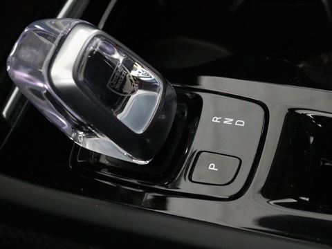 Volvo XC40 1.5 T5 Recharge Inscription | Panoramadak | Leder | Stoelverwarming | Trekhaak | Carplay | Adaptive cruise | Navigatie | Stuurverwarming | Full LED