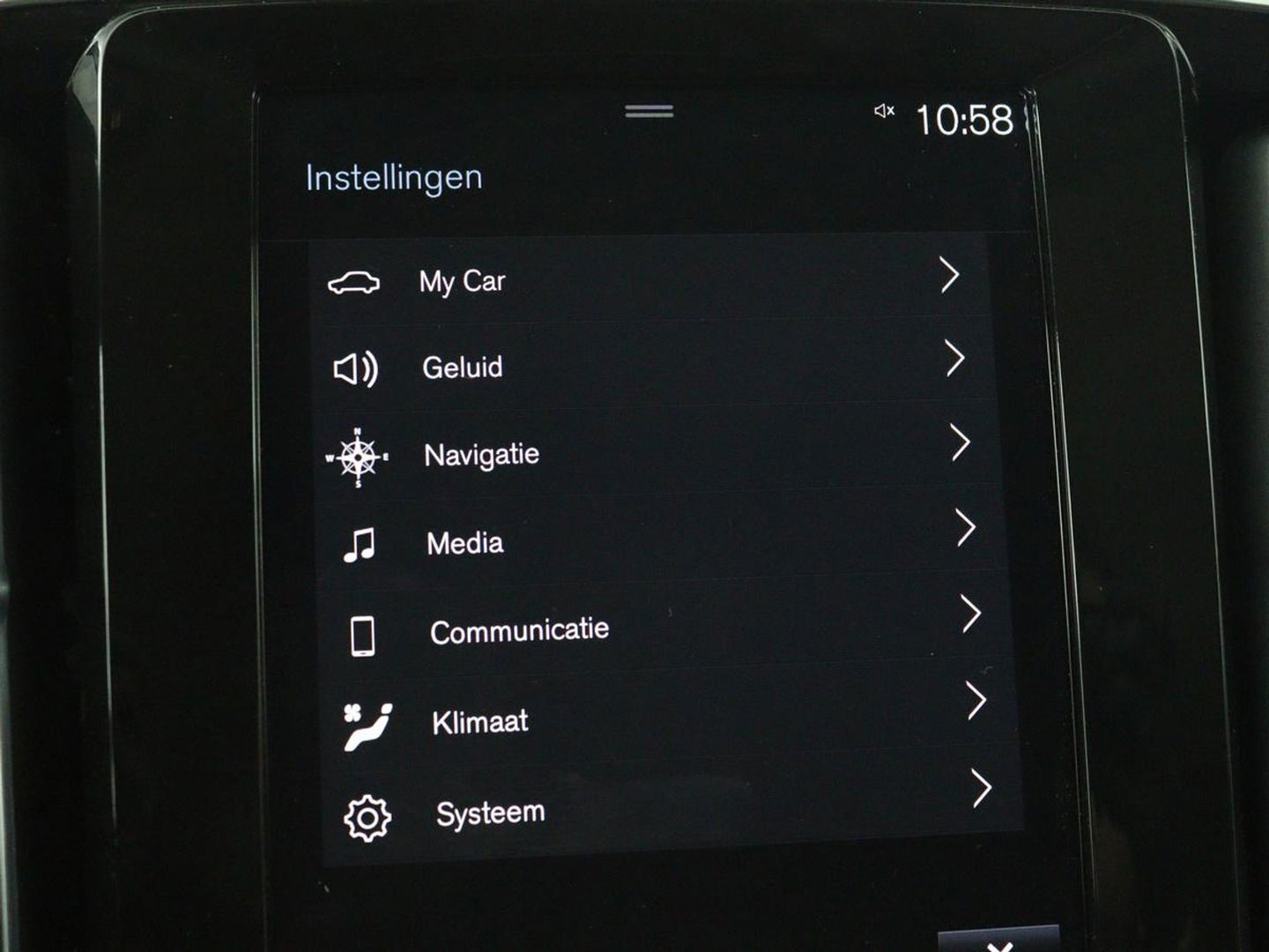 Volvo XC40 1.5 T5 Recharge Inscription | Panoramadak | Leder | Stoelverwarming | Trekhaak | Carplay | Adaptive cruise | Navigatie | Stuurverwarming | Full LED