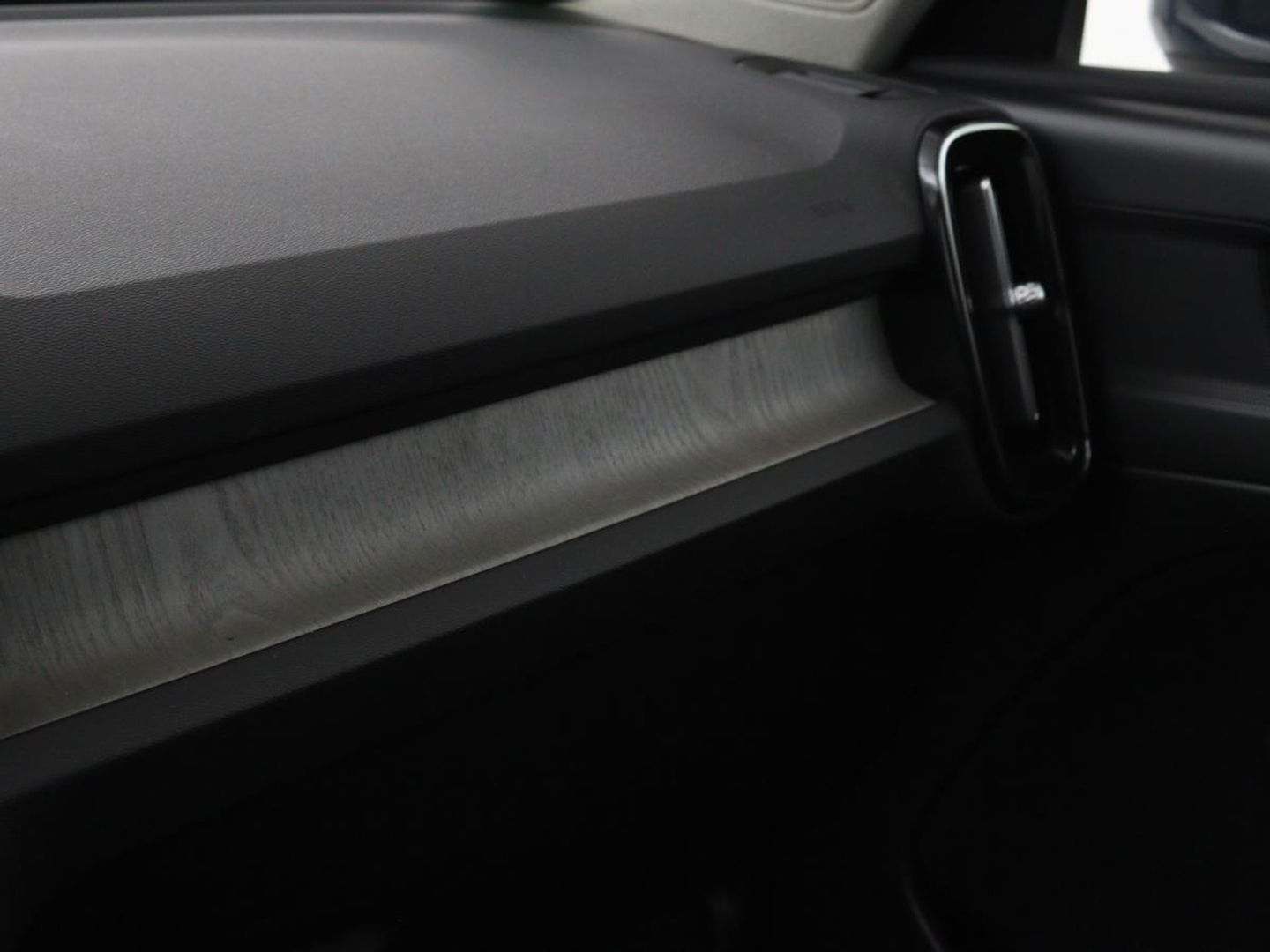 Volvo XC40 1.5 T5 Recharge Inscription | Panoramadak | Leder | Stoelverwarming | Trekhaak | Carplay | Adaptive cruise | Navigatie | Stuurverwarming | Full LED