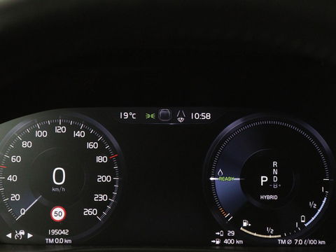 Volvo XC40 1.5 T5 Recharge Inscription | Panoramadak | Leder | Stoelverwarming | Trekhaak | Carplay | Adaptive cruise | Navigatie | Stuurverwarming | Full LED