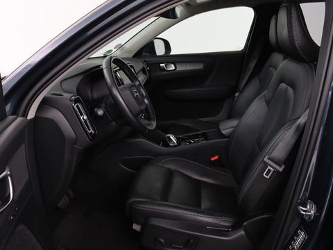 Volvo XC40 1.5 T5 Recharge Inscription | Panoramadak | Leder | Stoelverwarming | Trekhaak | Carplay | Adaptive cruise | Navigatie | Stuurverwarming | Full LED