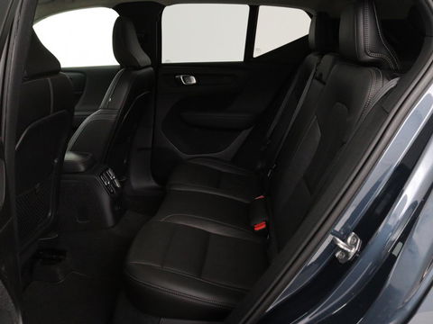 Volvo XC40 1.5 T5 Recharge Inscription | Panoramadak | Leder | Stoelverwarming | Trekhaak | Carplay | Adaptive cruise | Navigatie | Stuurverwarming | Full LED